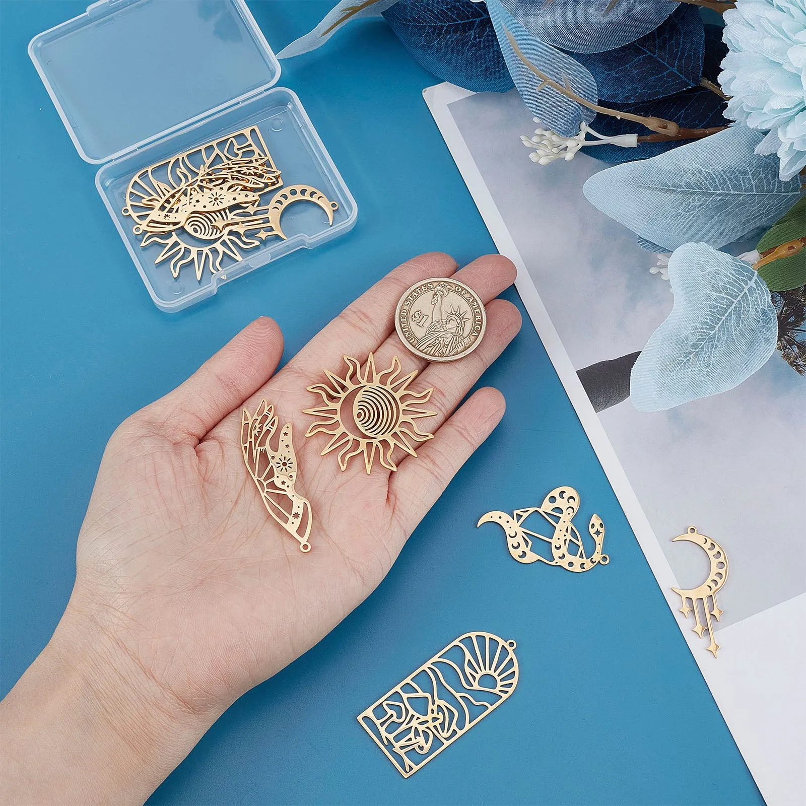 10Pcs 5 Style 201 Stainless Steel Pendants, Outline Charms, Hand with Star & Sun, Snake with Moon, Arch with Sun & Mushroom, Real 18K Gold Plated, 38~48.5x17~38x1mm, Hole: 1.5~1.6mm, 2pcs/style