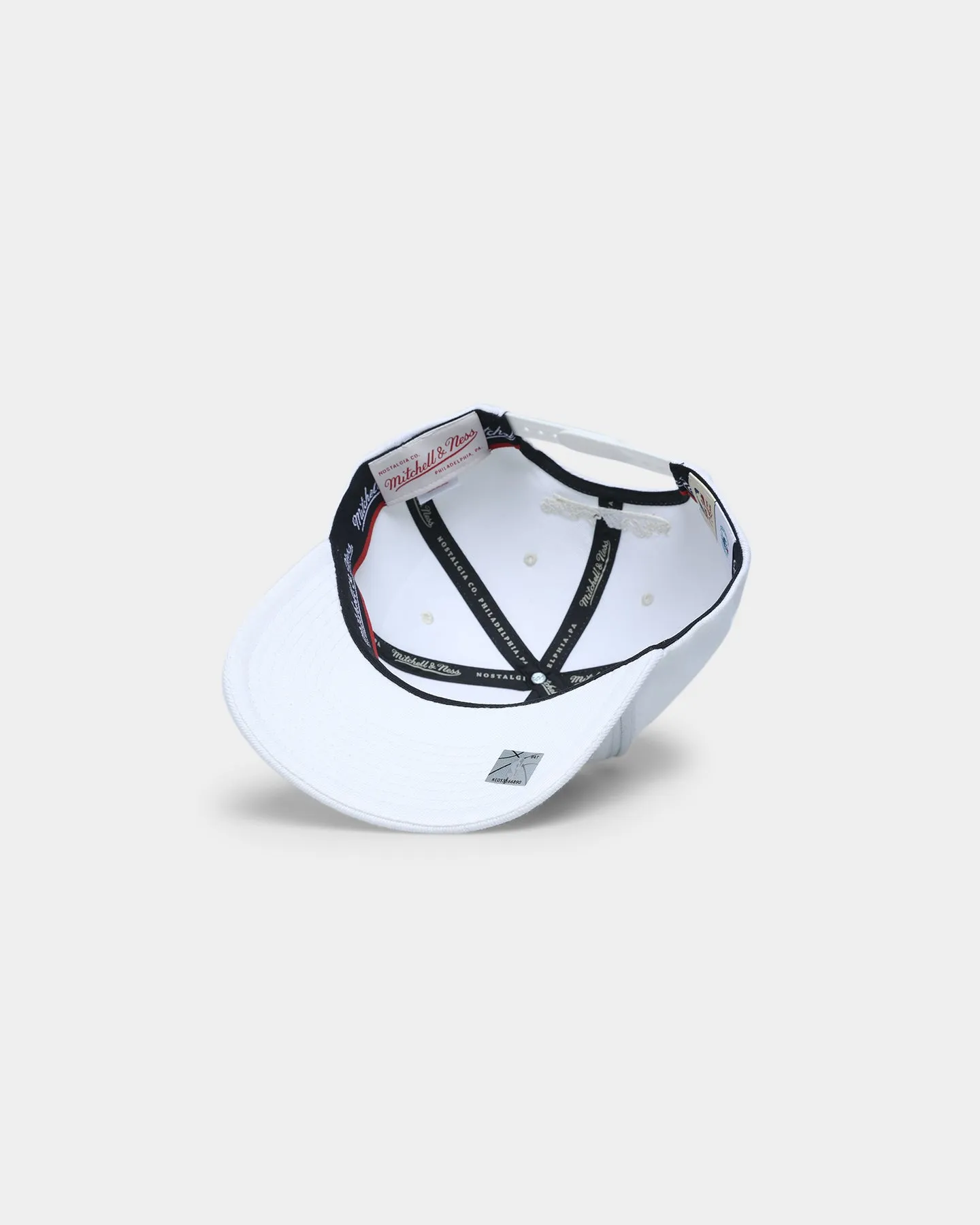 Mitchell & Ness Charlotte Hornets 'Vintage White' Classic Red Snapback White