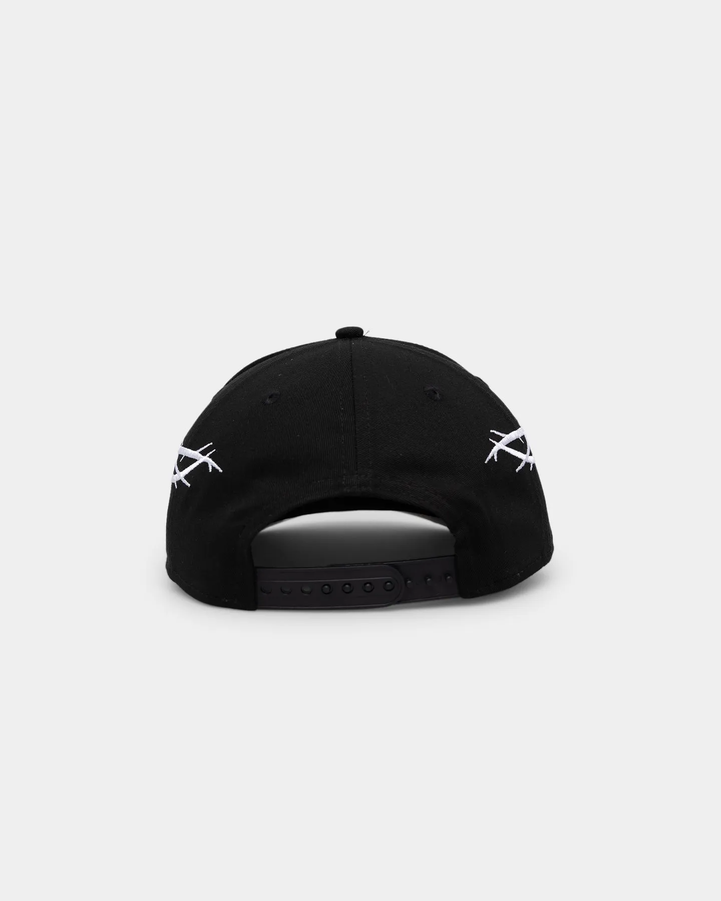 New Era Chicago Bulls 'Twisted Thorns' Golfer Pre-Curved Snapback Black