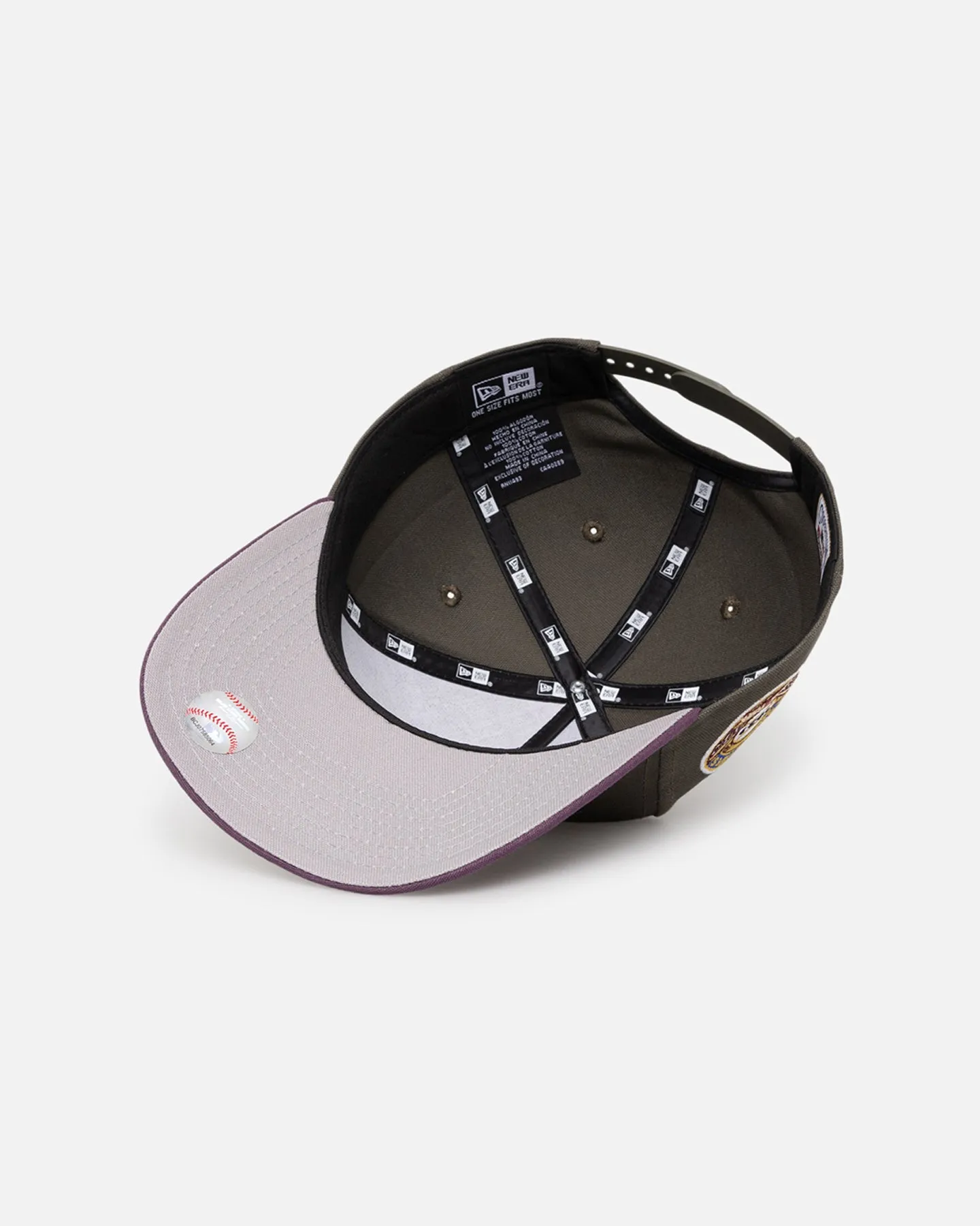 New Era New York Yankees 'Contrast Visor' Pre-Curved Golfer Snapback Moss/Plum