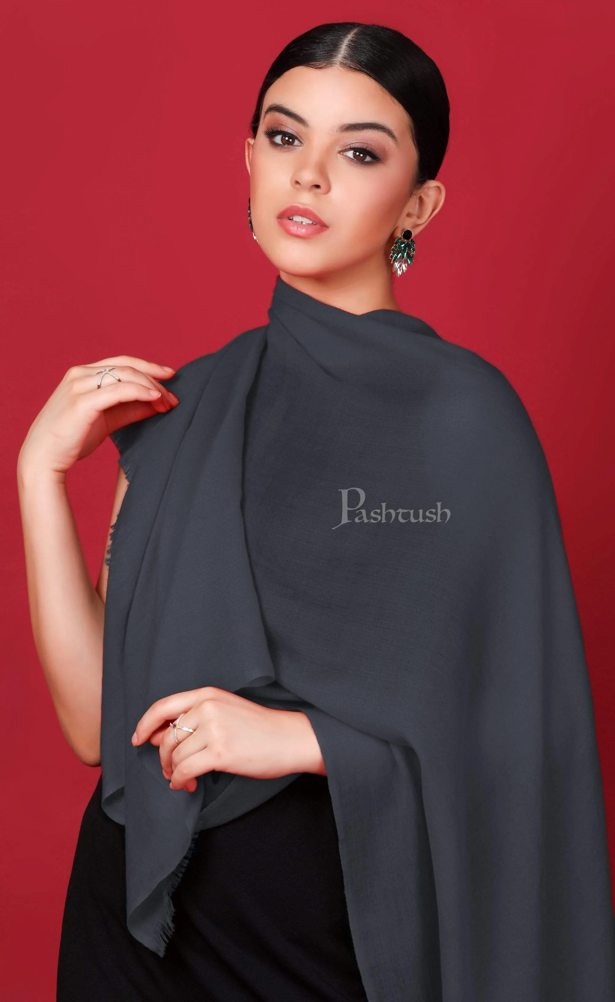 Pashtush Womens Cashmere  Scarf, Diamond Weave, Charcoal Grey