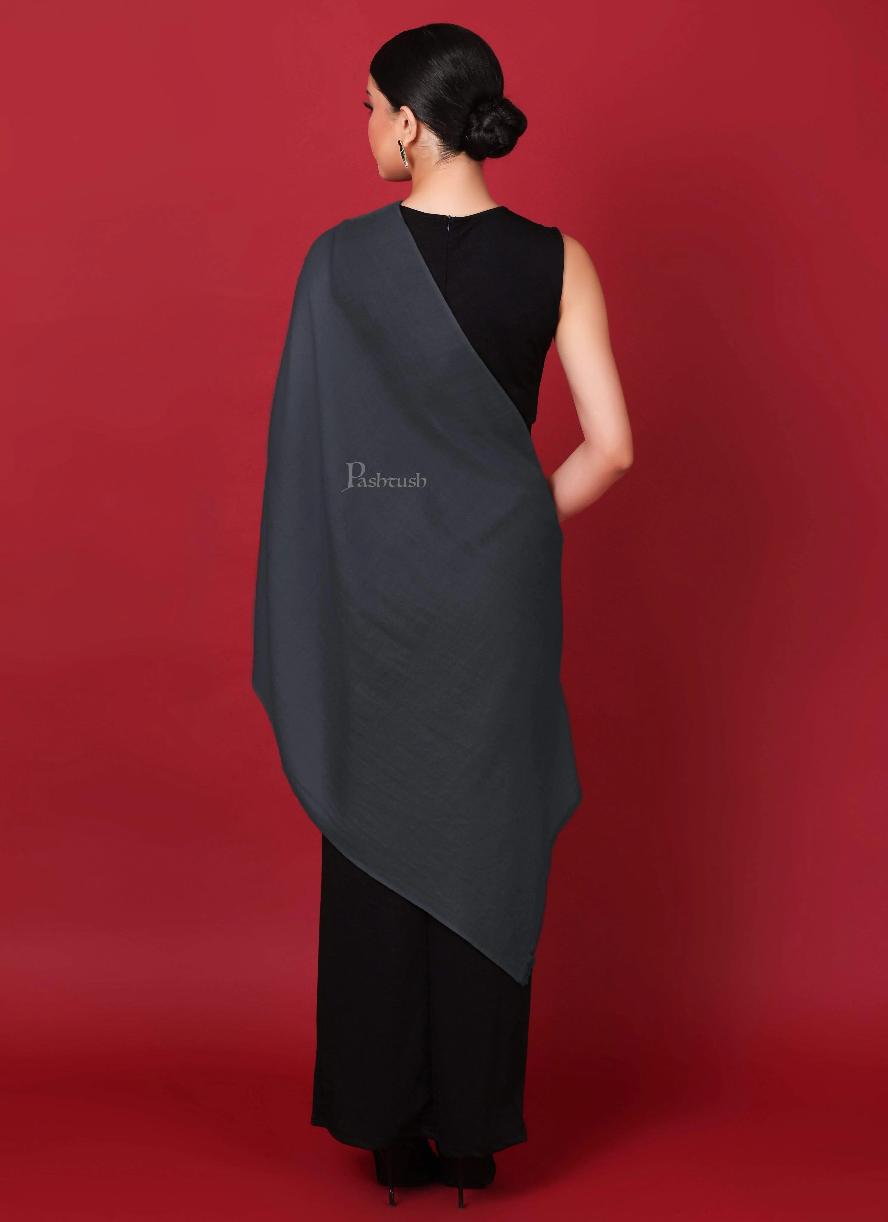 Pashtush Womens Cashmere  Scarf, Diamond Weave, Charcoal Grey