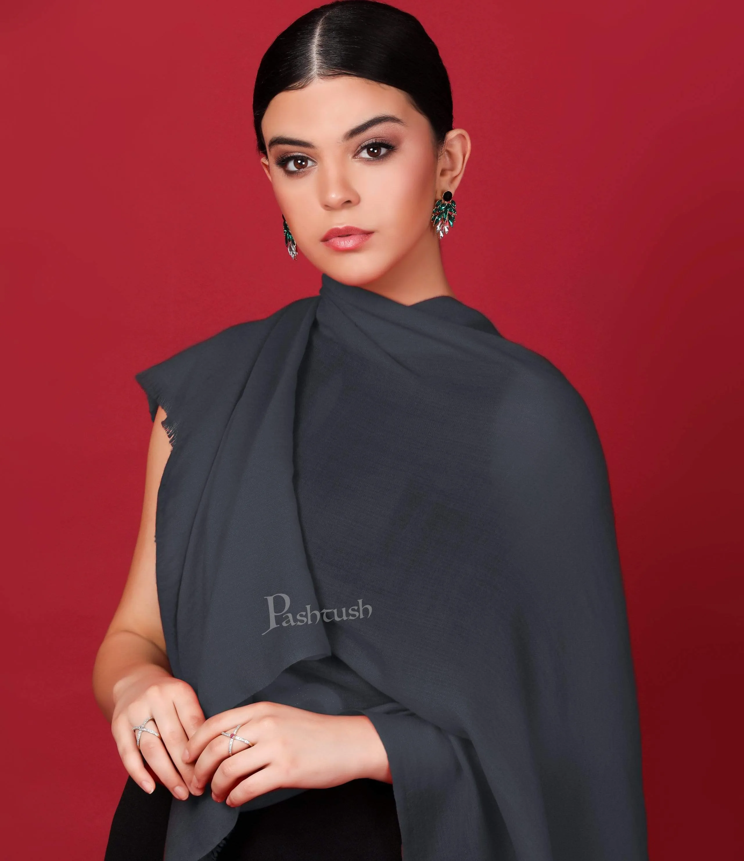 Pashtush Womens Cashmere  Scarf, Diamond Weave, Charcoal Grey