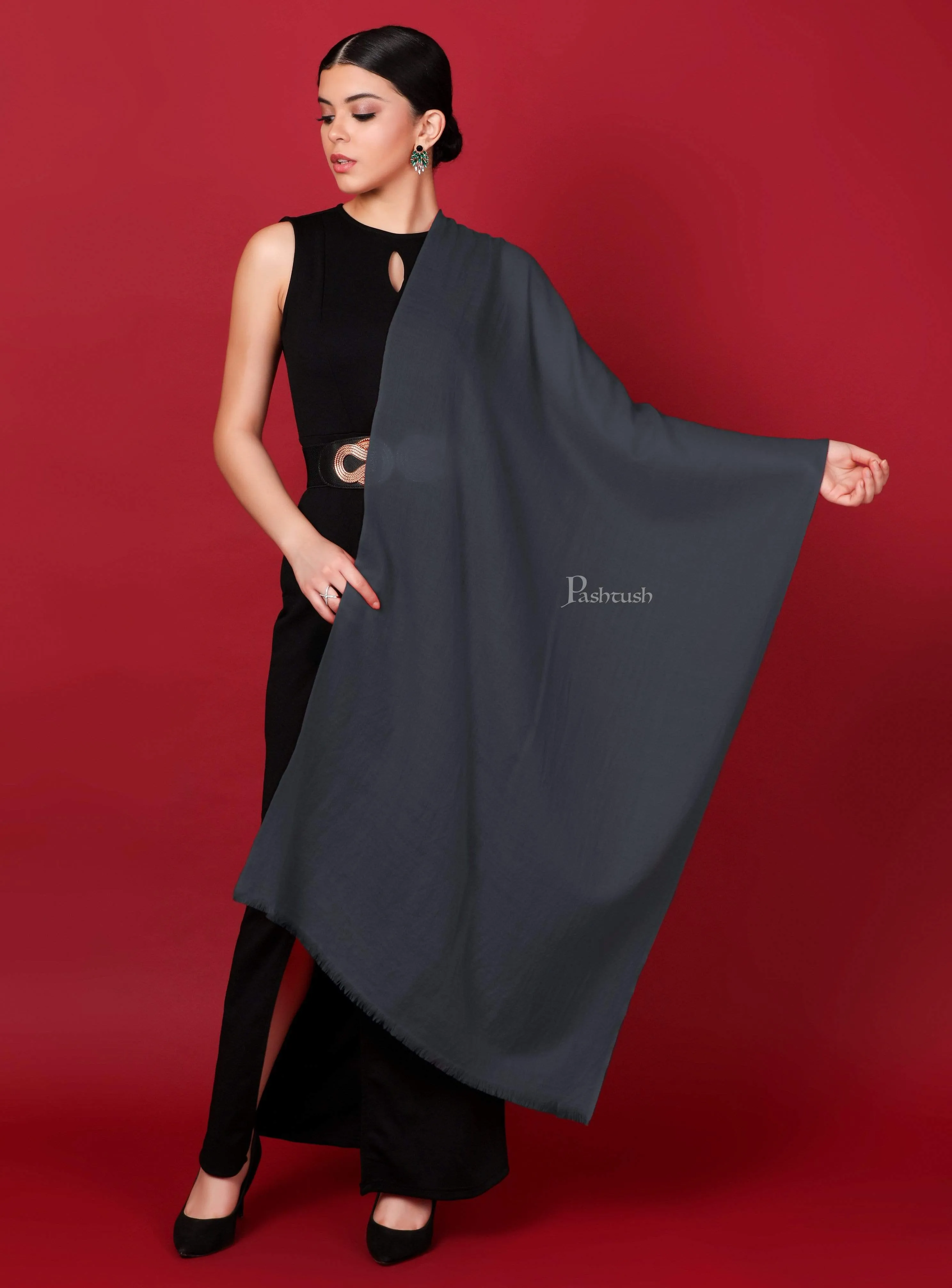 Pashtush Womens Cashmere  Scarf, Diamond Weave, Charcoal Grey